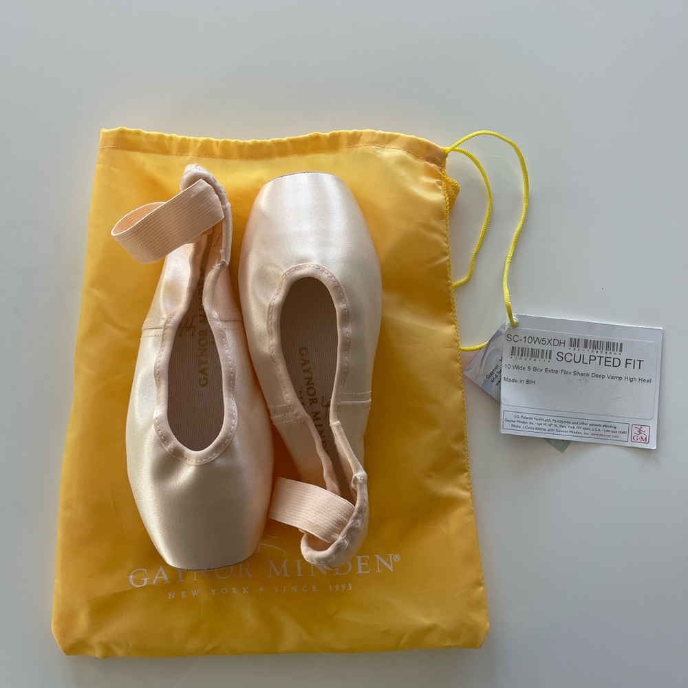 Gaynor Minden pointe shoes never worn with tags